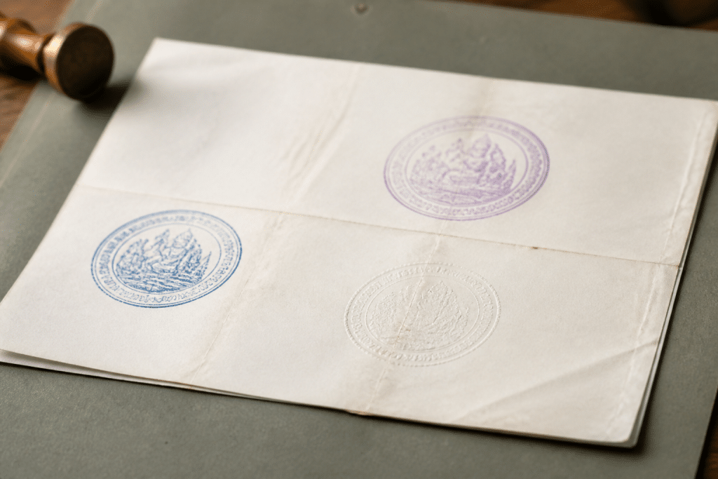 Document officiel avec tampons et certificats de classement touristique